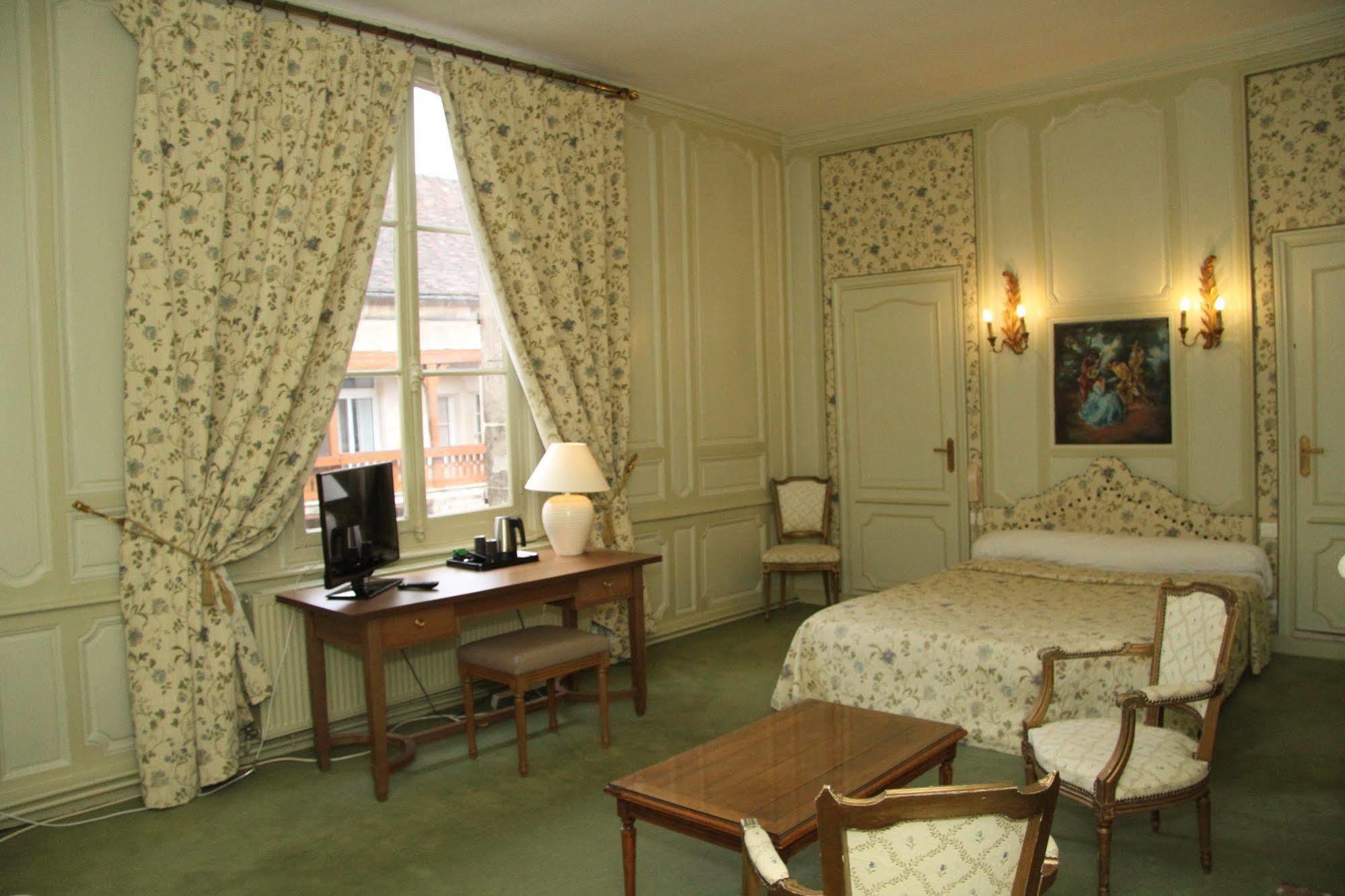 Hotel Le Regent Villers-Cotterêts Zewnętrze zdjęcie