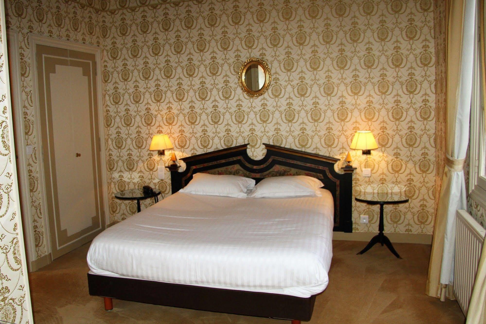Hotel Le Regent Villers-Cotterêts Zewnętrze zdjęcie